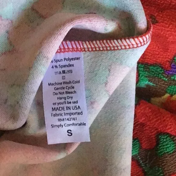 NWT LULAROE CASSIE skirt in vibrant rose design in size small - Picture 9 of 9